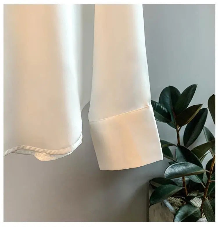 women's long-sleeved shirt